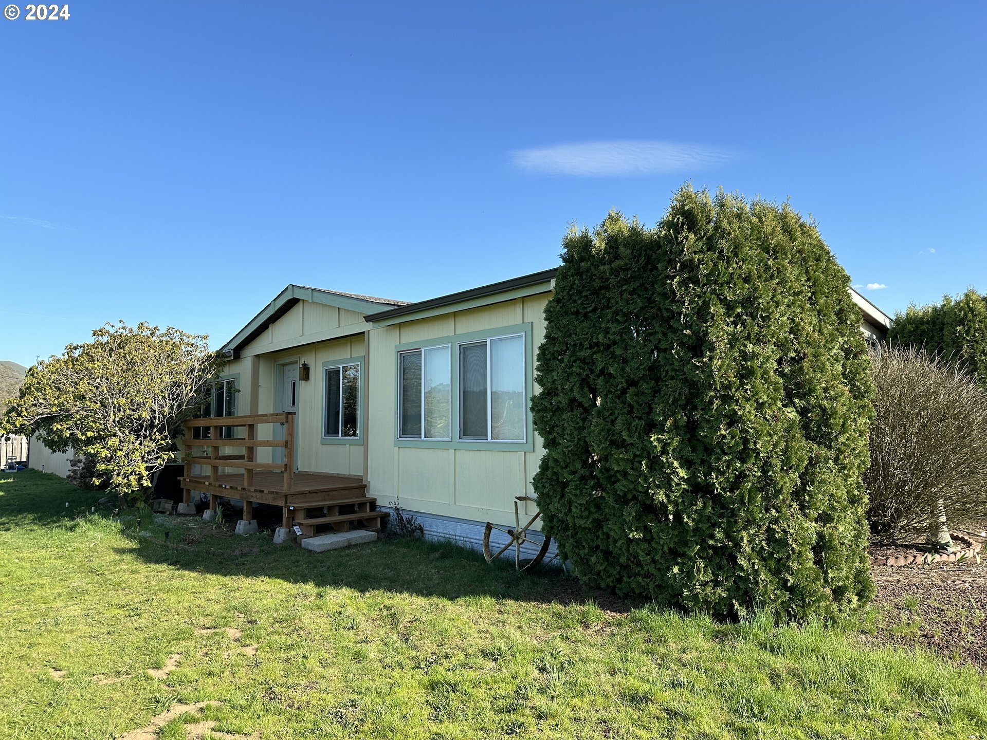 Property Photo:  1267 Tucker Rd 22  OR 97031 