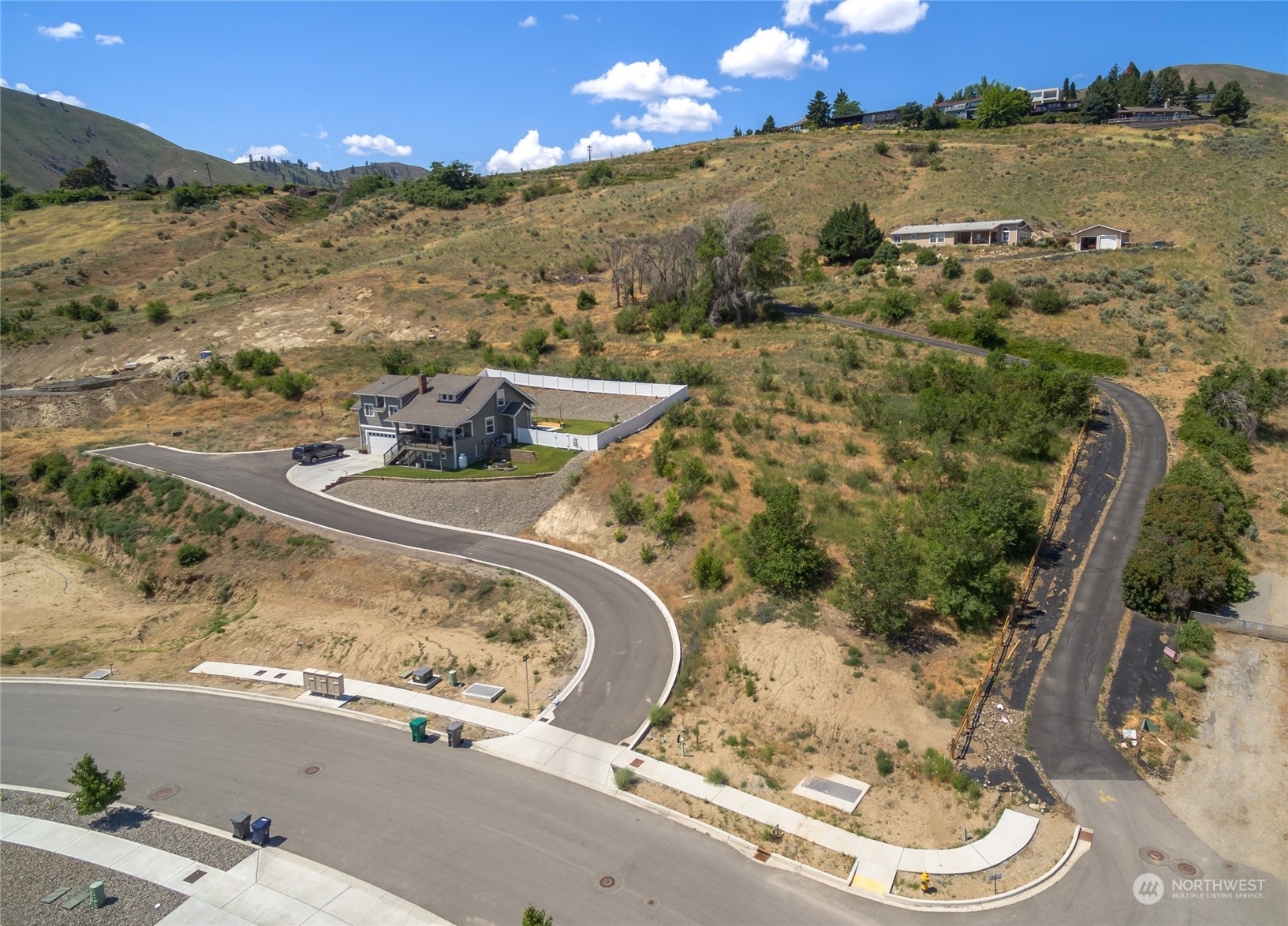 Property Photo: 1024 Joni Lane WA 98801