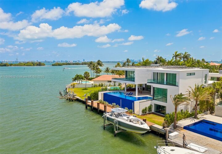Property Photo:  1133 Belle Meade Island Dr  FL 33138
