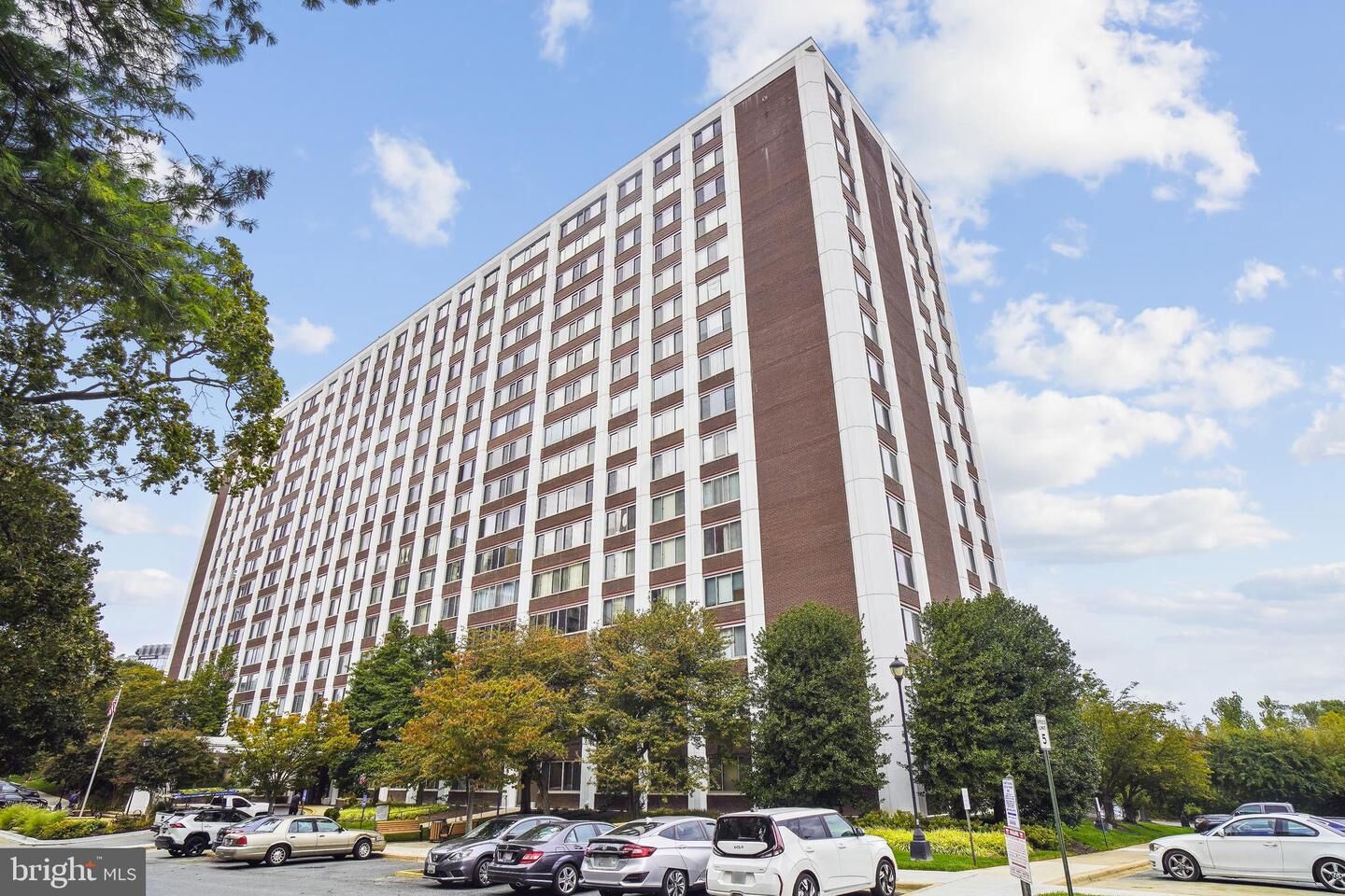 Property Photo:  11801 Rockville Pike 1405  MD 20852 