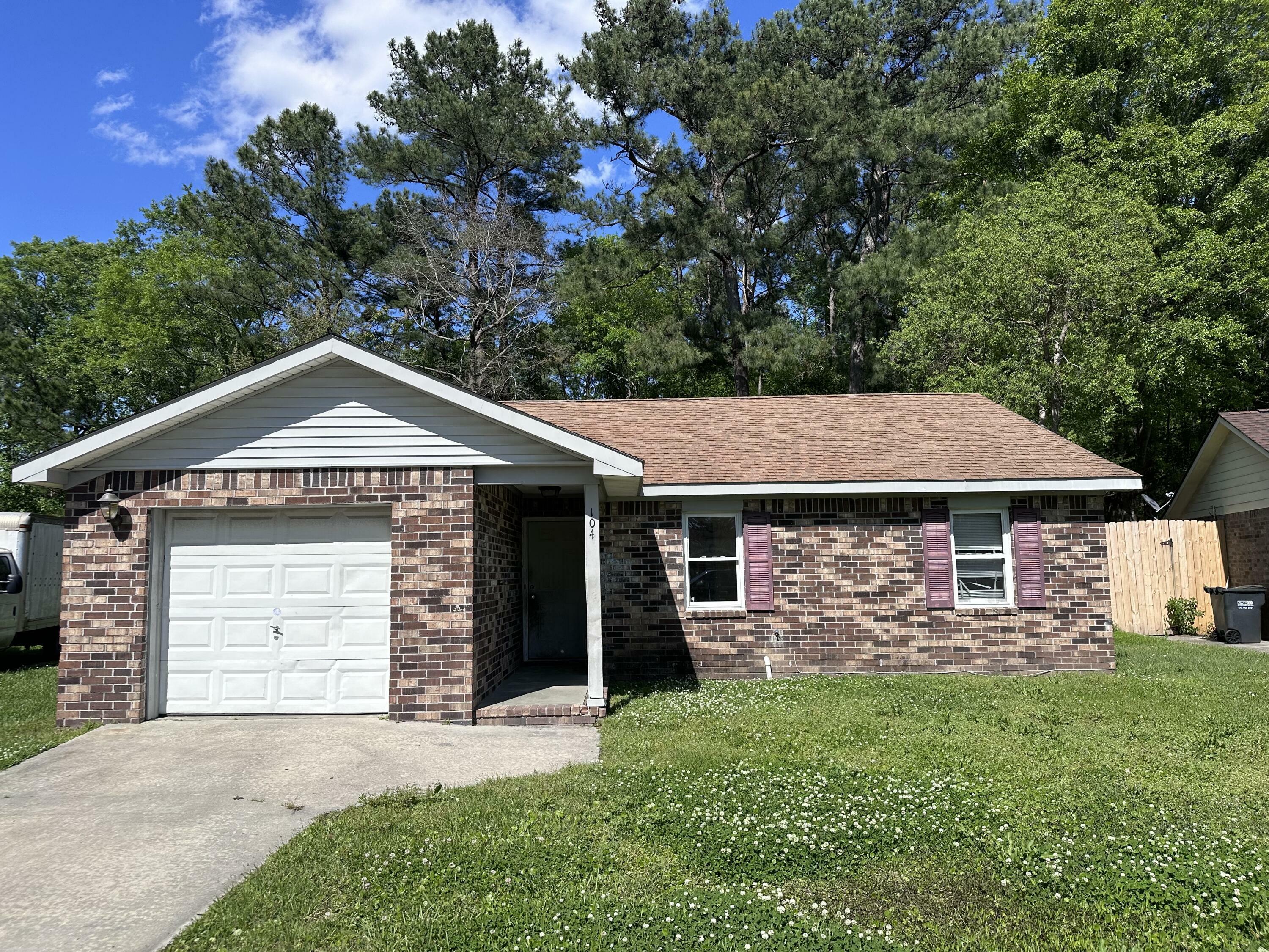 Property Photo:  104 Aberdeen Court  SC 29486 