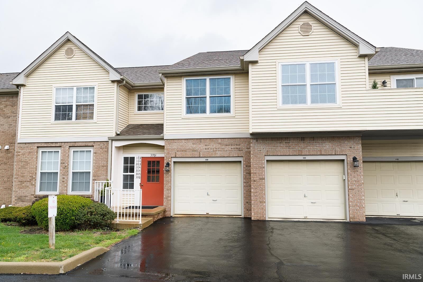 Property Photo:  3701 E Barrington Drive A103  IN 47408-4426 