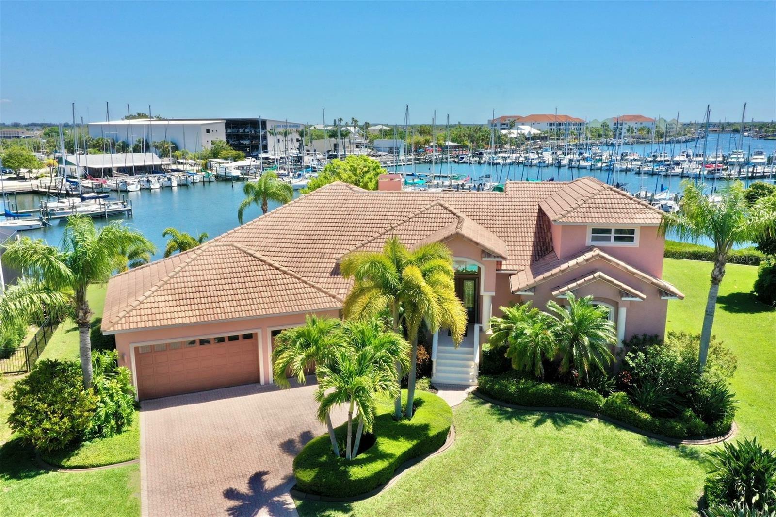 Property Photo:  6447 Rubia Circle  FL 33572 