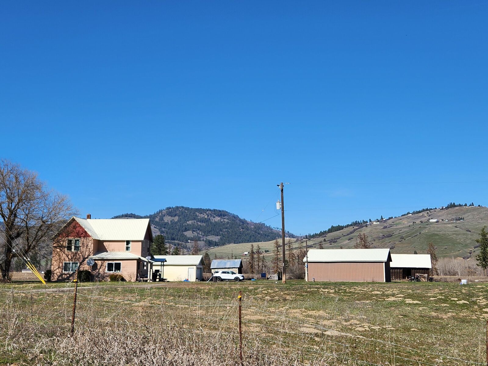 Property Photo:  660 Greenwood Loop Rd  WA 99141 