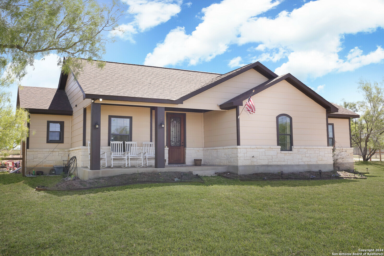 Property Photo:  141 County Road 2667  TX 78016 