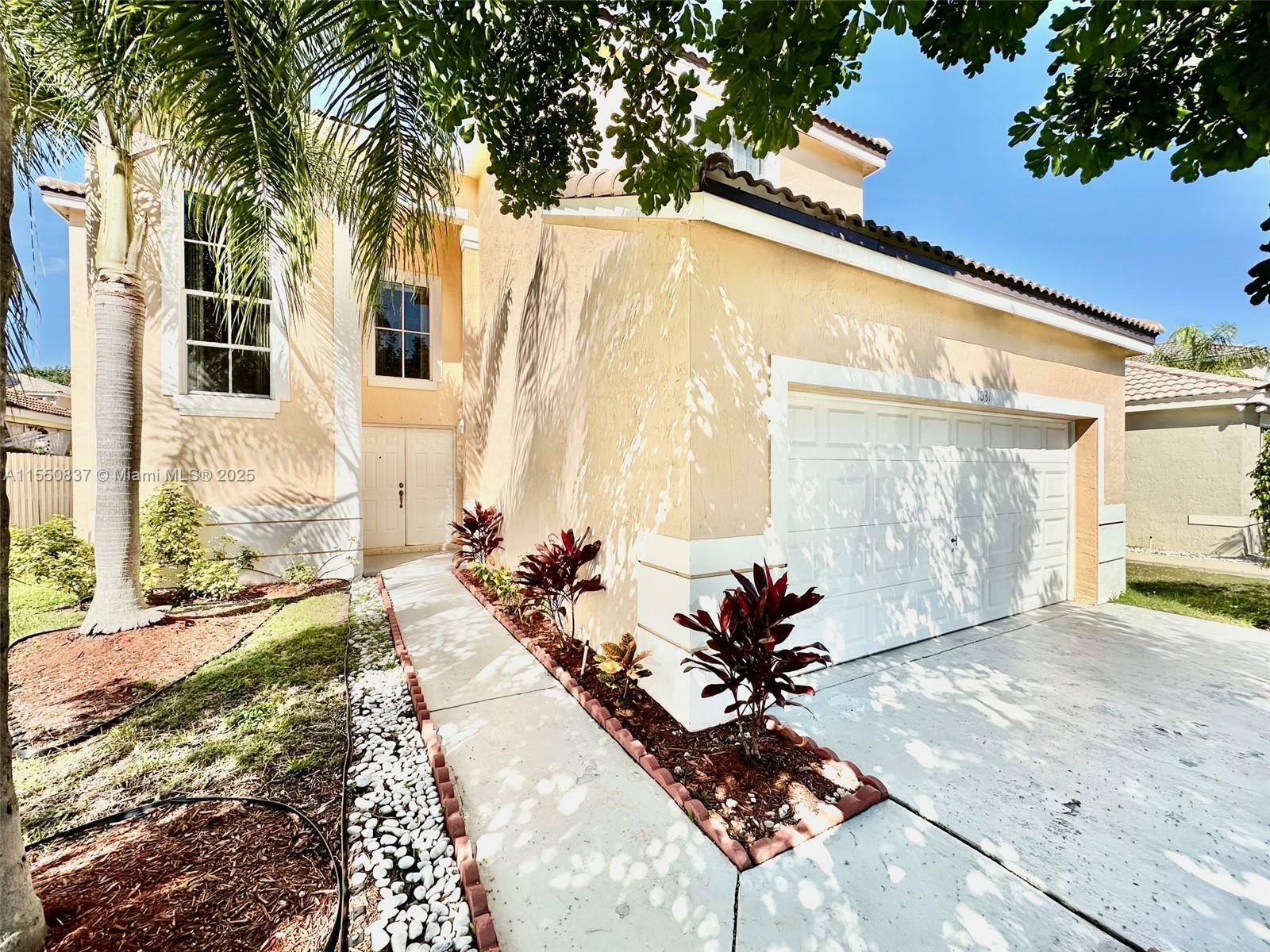 Property Photo:  1031 Briar Ridge Rd  FL 33327 