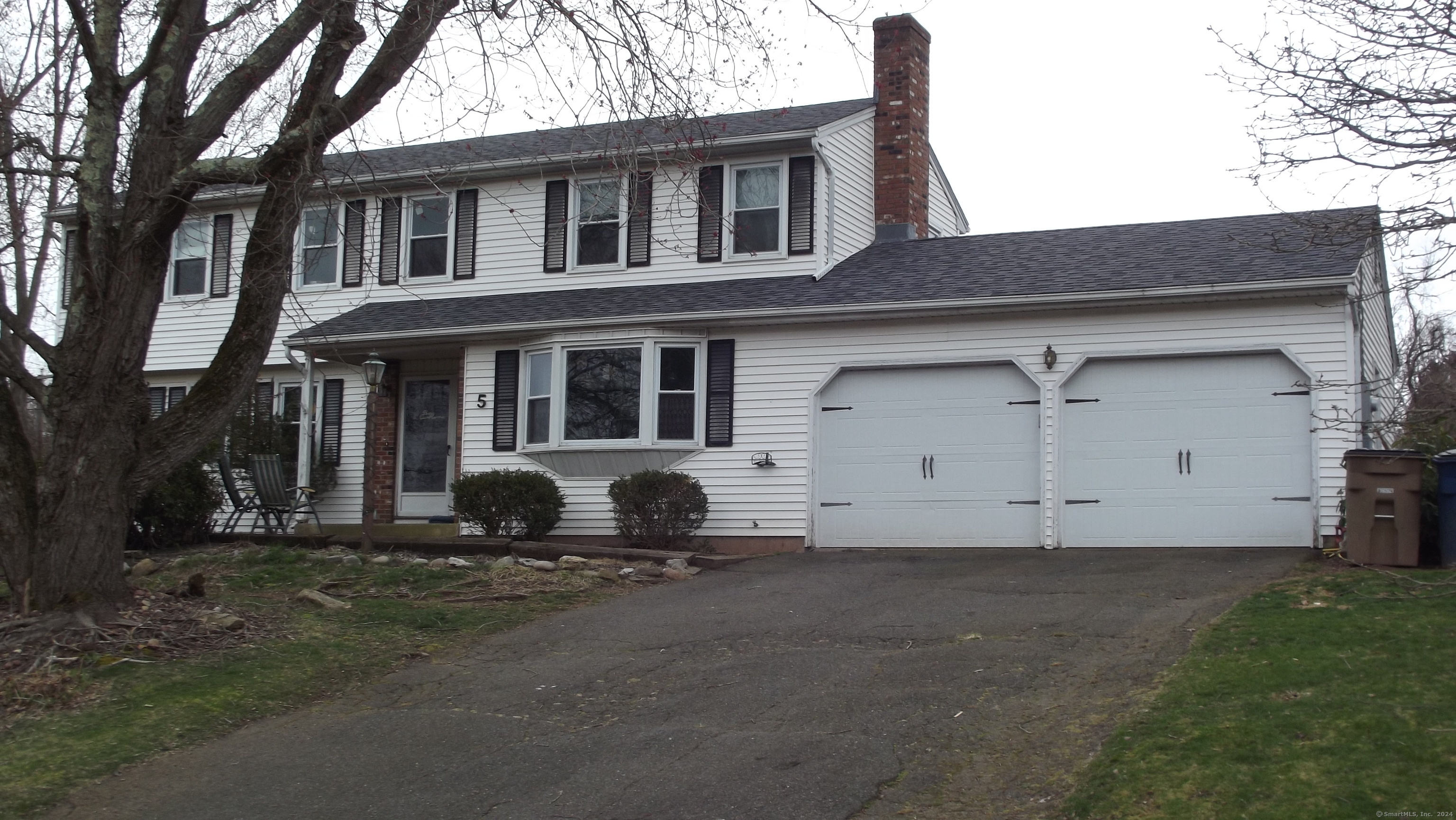 Property Photo: 5 Brighton Lane CT 06066