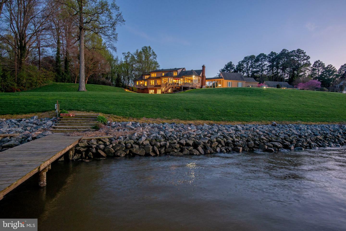 Property Photo: 534 Laurel Park Road VA 22560