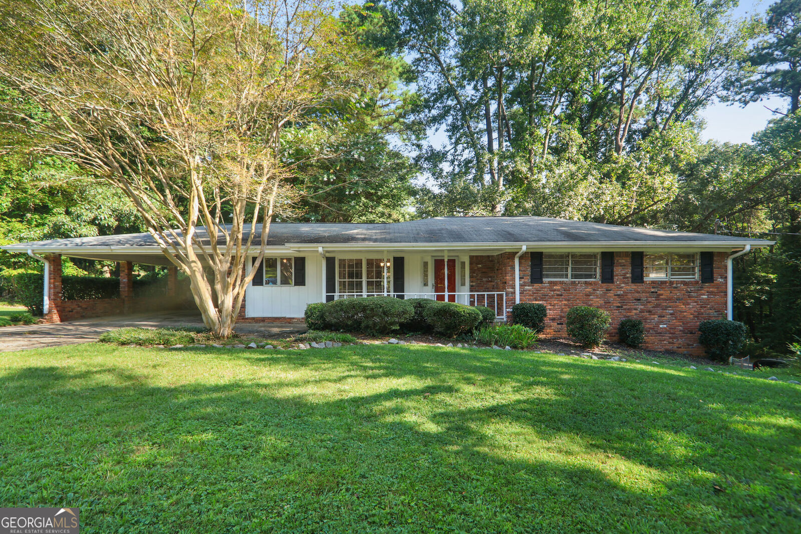Property Photo:  3872 Colonial Trail  GA 30135 