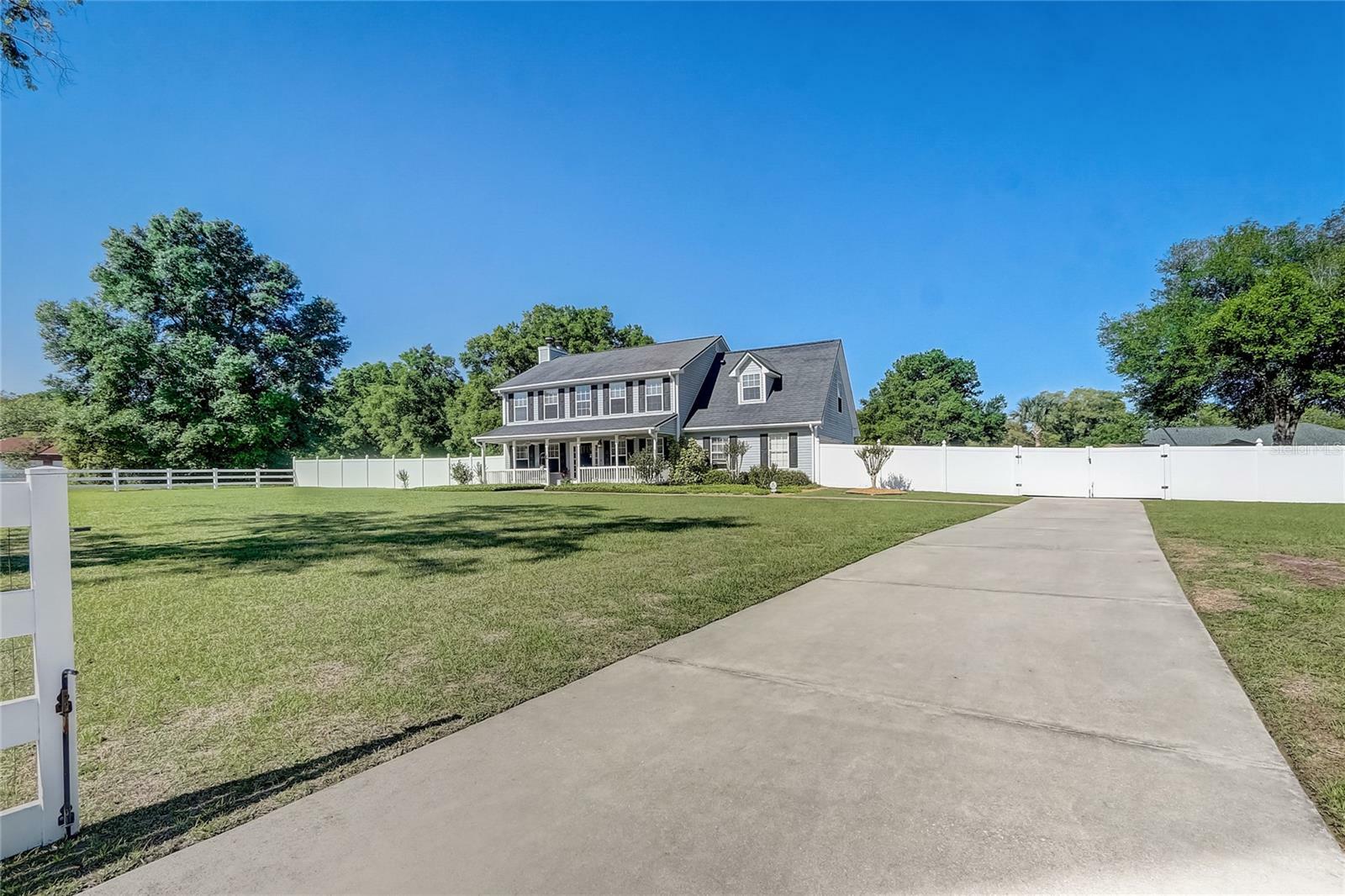 Property Photo: 25150 Rolling Oak Road FL 32776