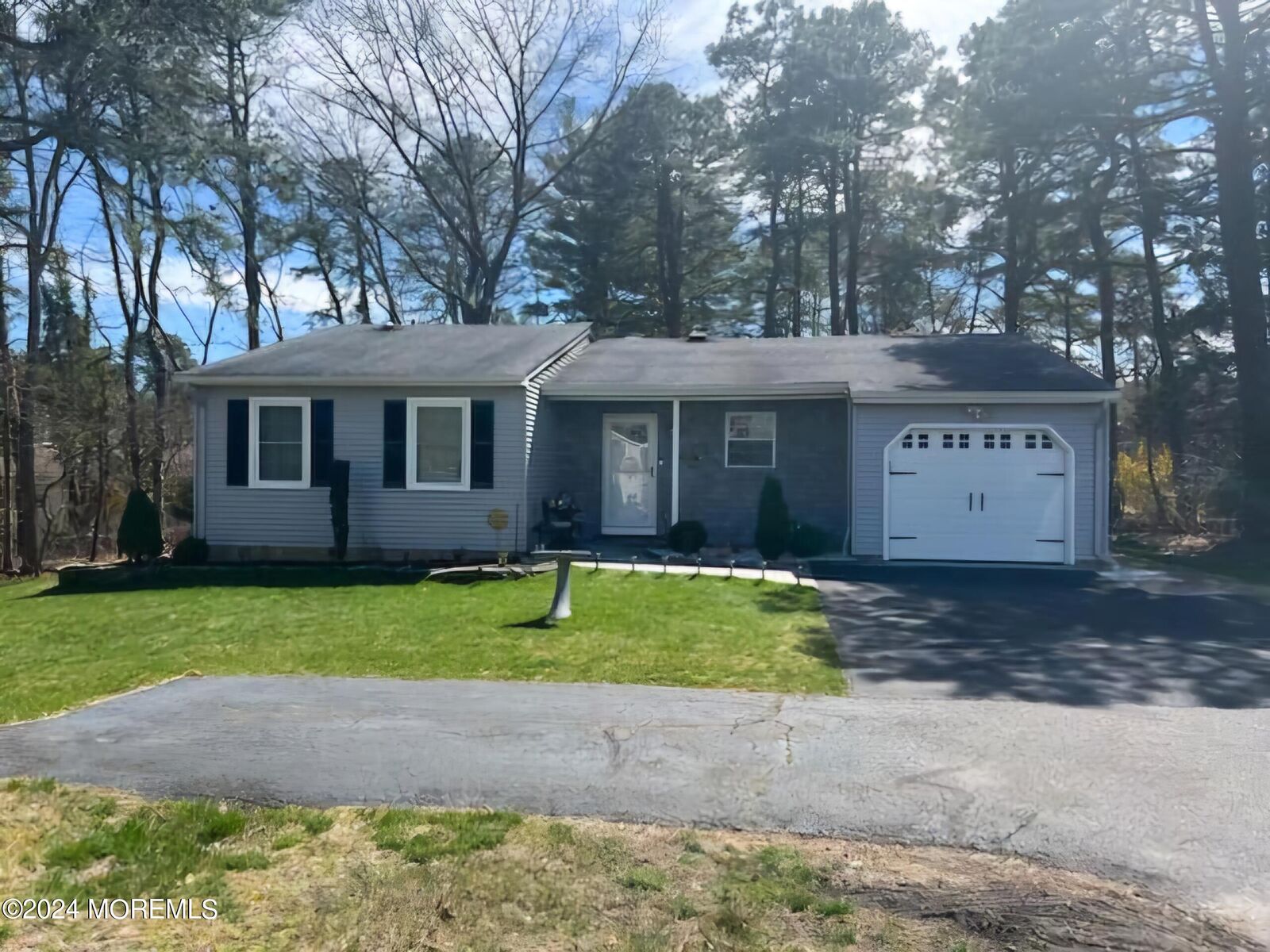 Property Photo:  19 Chelsea Drive  NJ 08759 