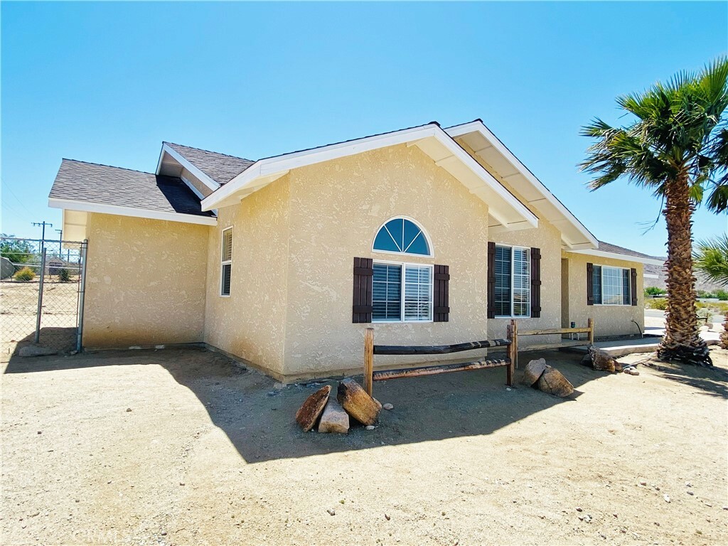 Property Photo: 74519 Alta Loma Drive CA 92277
