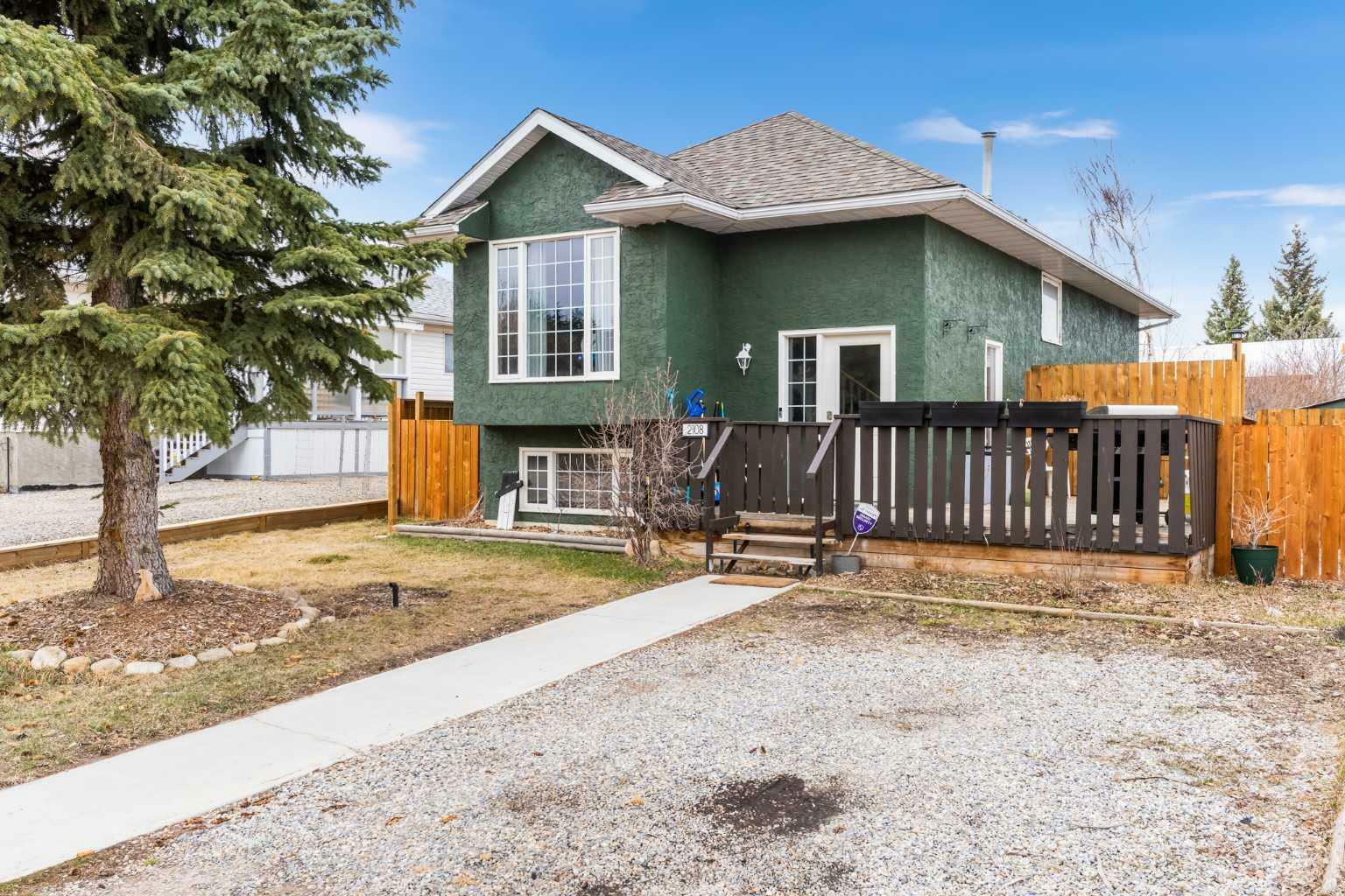 Property Photo: 2108 7 Avenue AB T0M 0W0