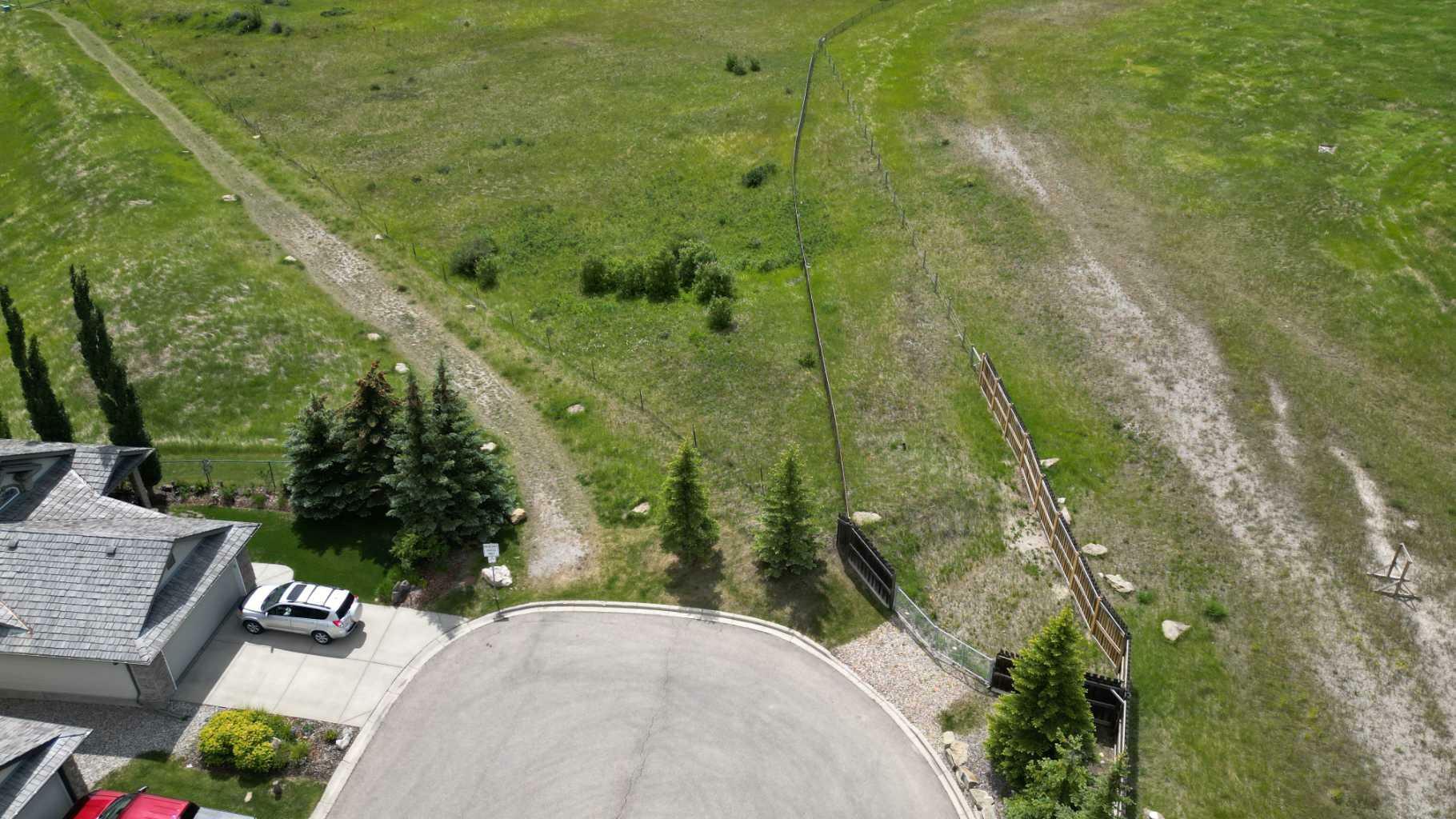 Property Photo:  901 1A Highway  AB T4C 2K2 