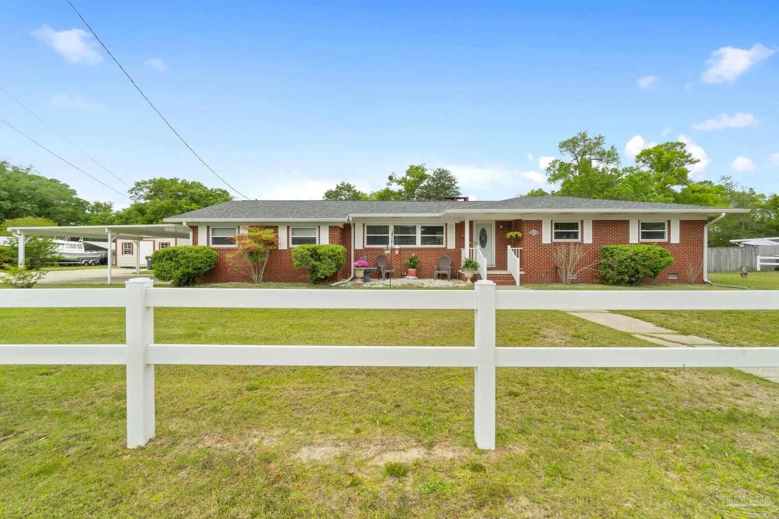 Property Photo: 7321 Mimosa Dr FL 32526