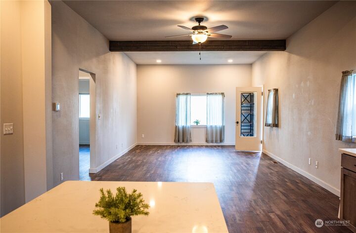 Property Photo:  610 Balm Street  WA 99362 