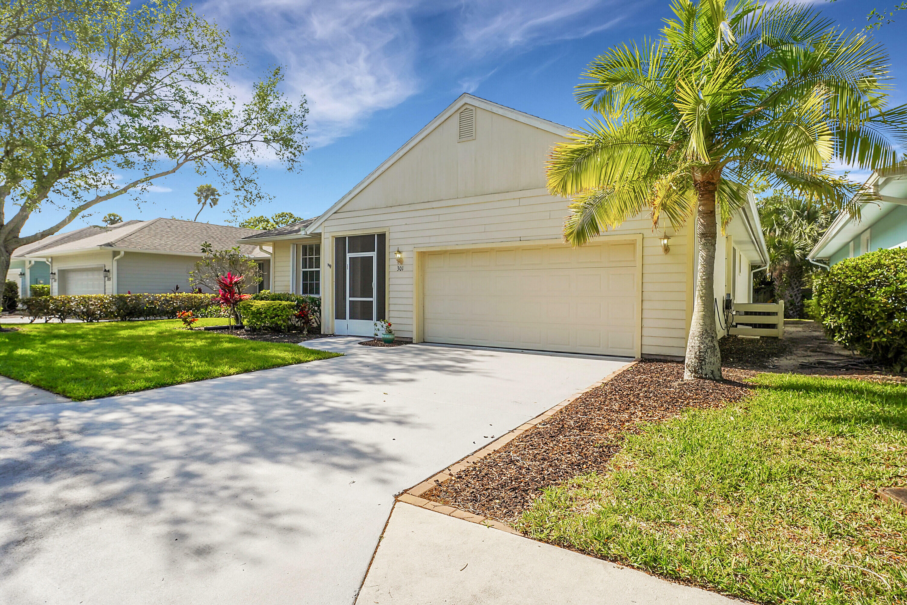 Property Photo:  301 Hawthorne Lane  FL 32962 