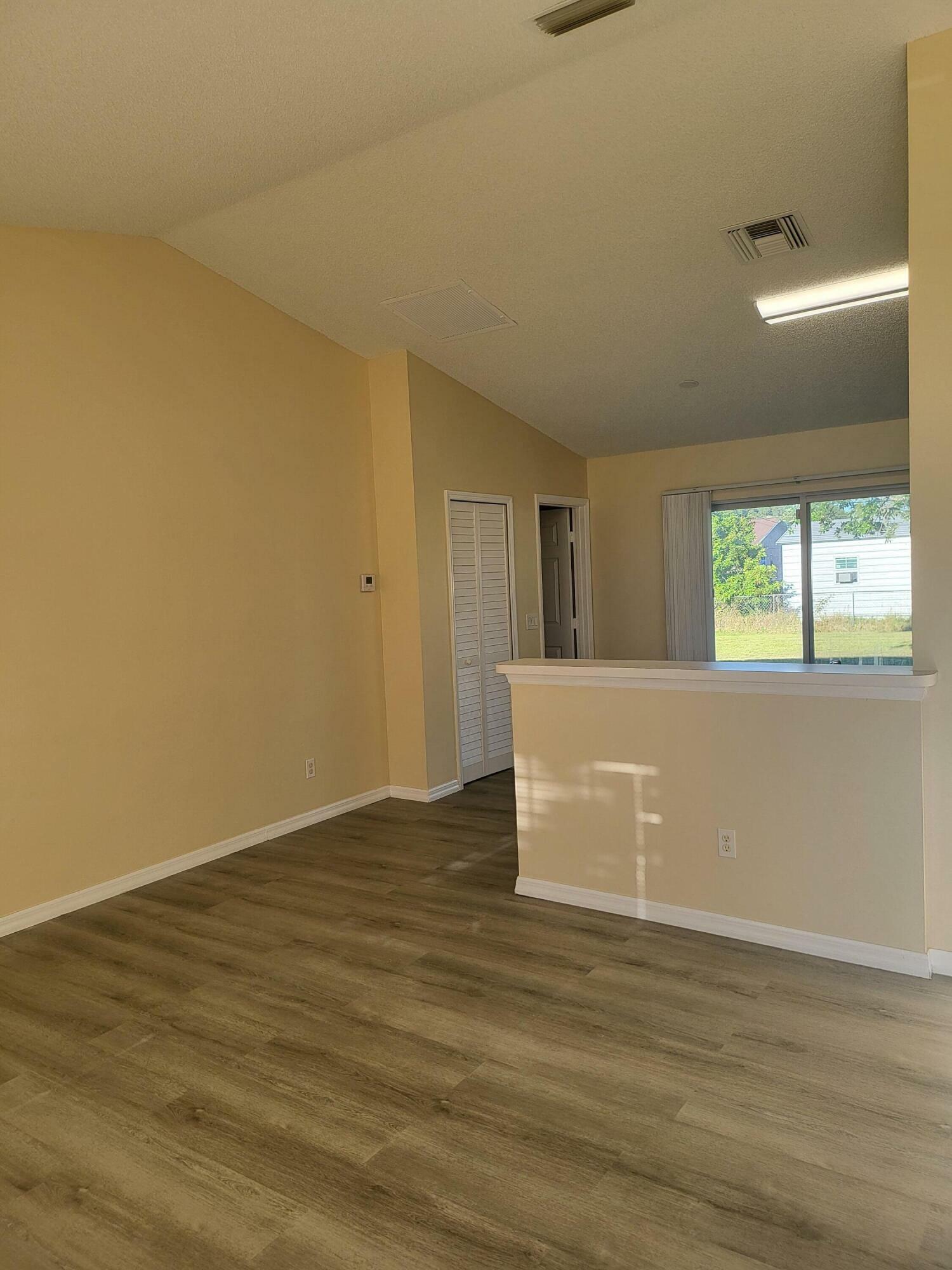 Property Photo:  1167 SW Curtis Street  FL 34983 