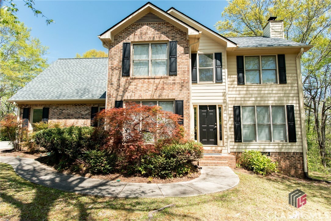 Property Photo:  1020 Skipstone Point  GA 30677 