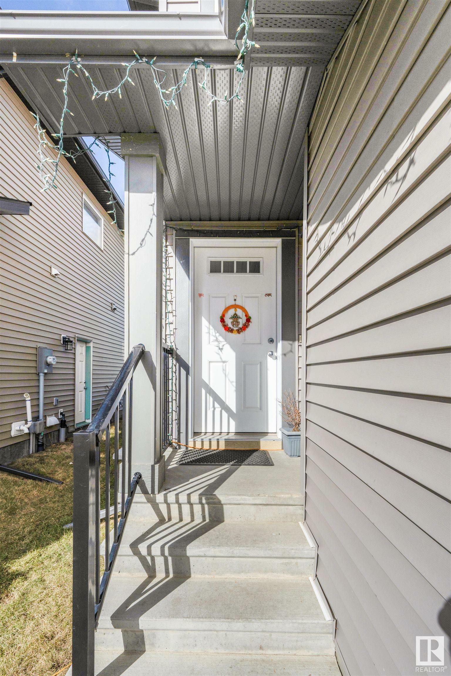 Property Photo:  1742 27 Street NW  AB T6T 2G5 