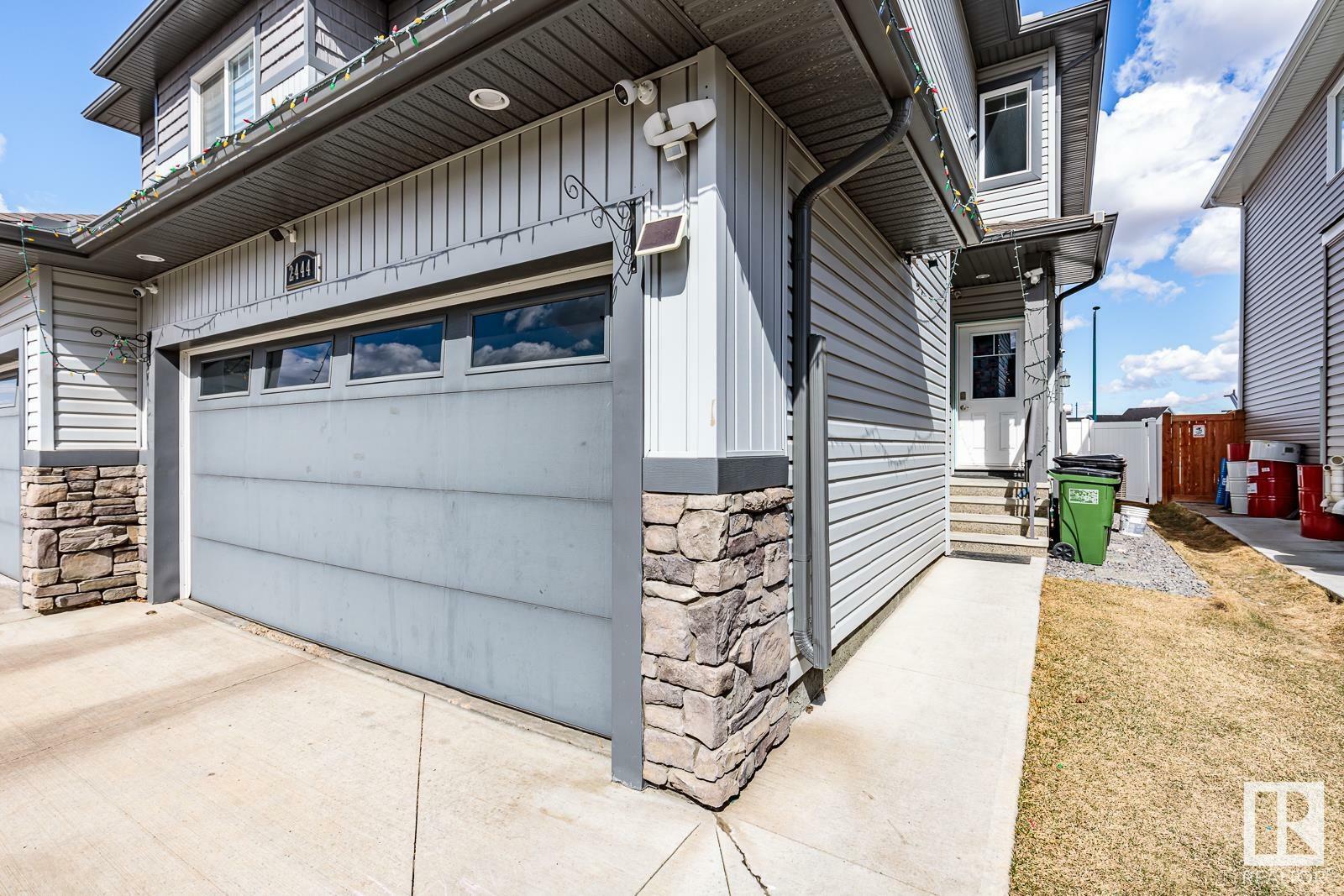 Property Photo:  2444 17 Avenue NW  AB T6T 2G8 