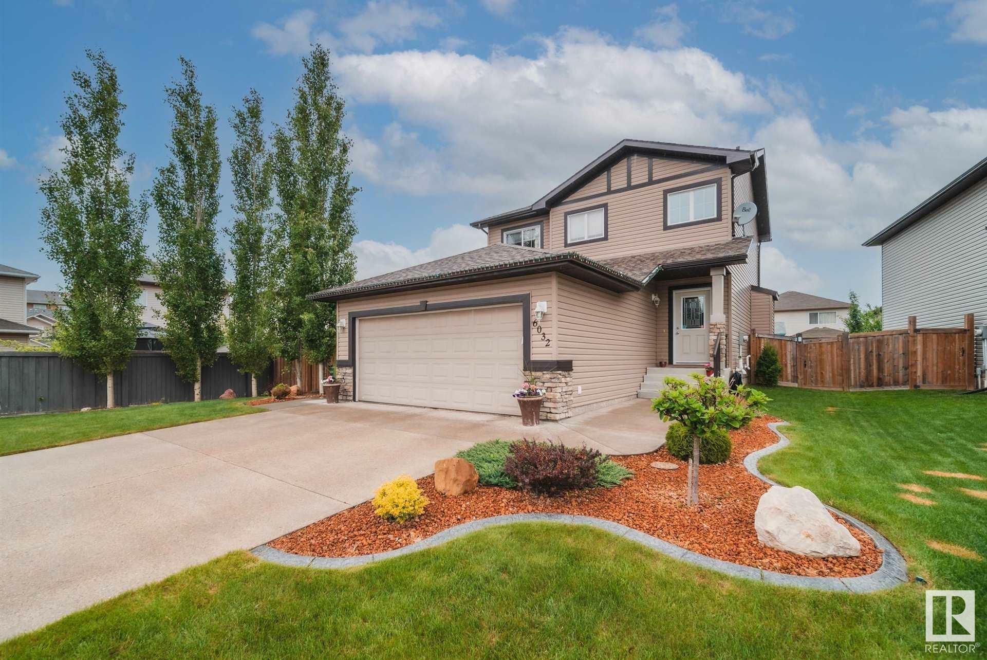 Property Photo:  6032 Schonsee Way NW  AB T5Z 0C8 
