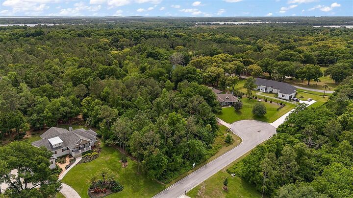 Property Photo: 7077 Norne Ln FL 32757