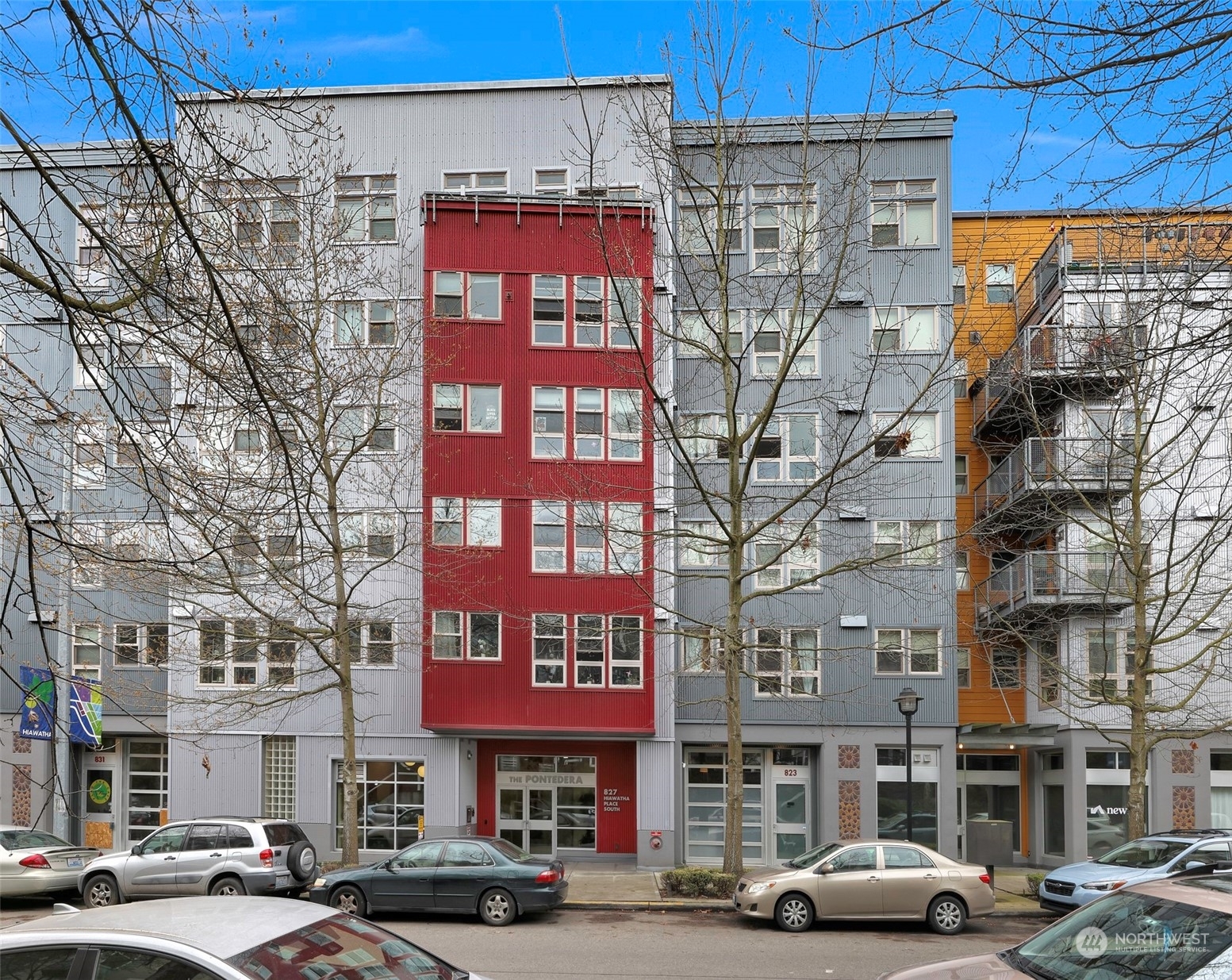 Property Photo:  827 Hiawatha Place S 409  WA 98144 