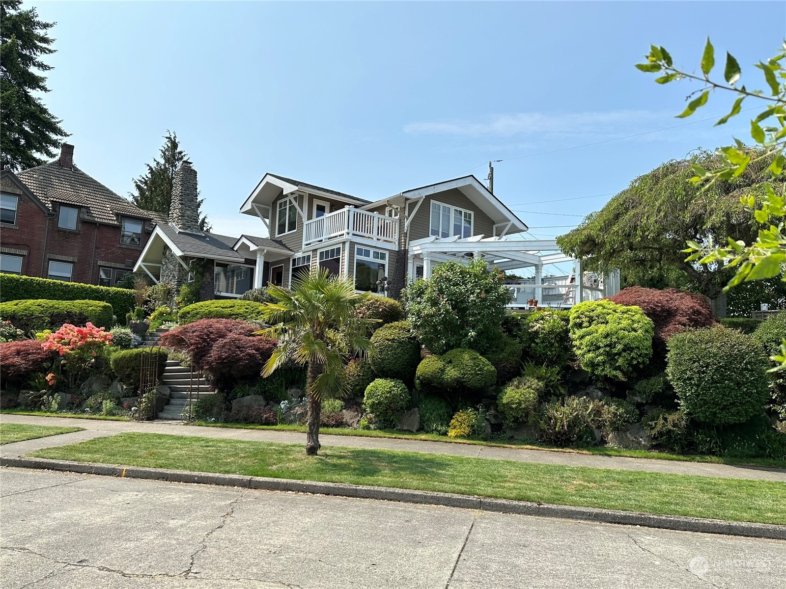 Property Photo:  1529 Palm Avenue SW  WA 98116 