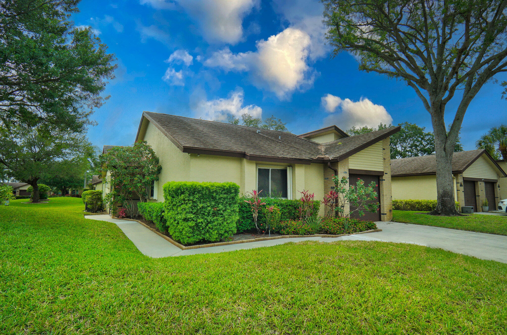 Property Photo:  125 Ramblewood Circle  FL 33411 