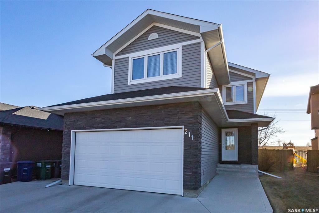 Property Photo:  211 Padget Crescent  SK S7W 0H4 