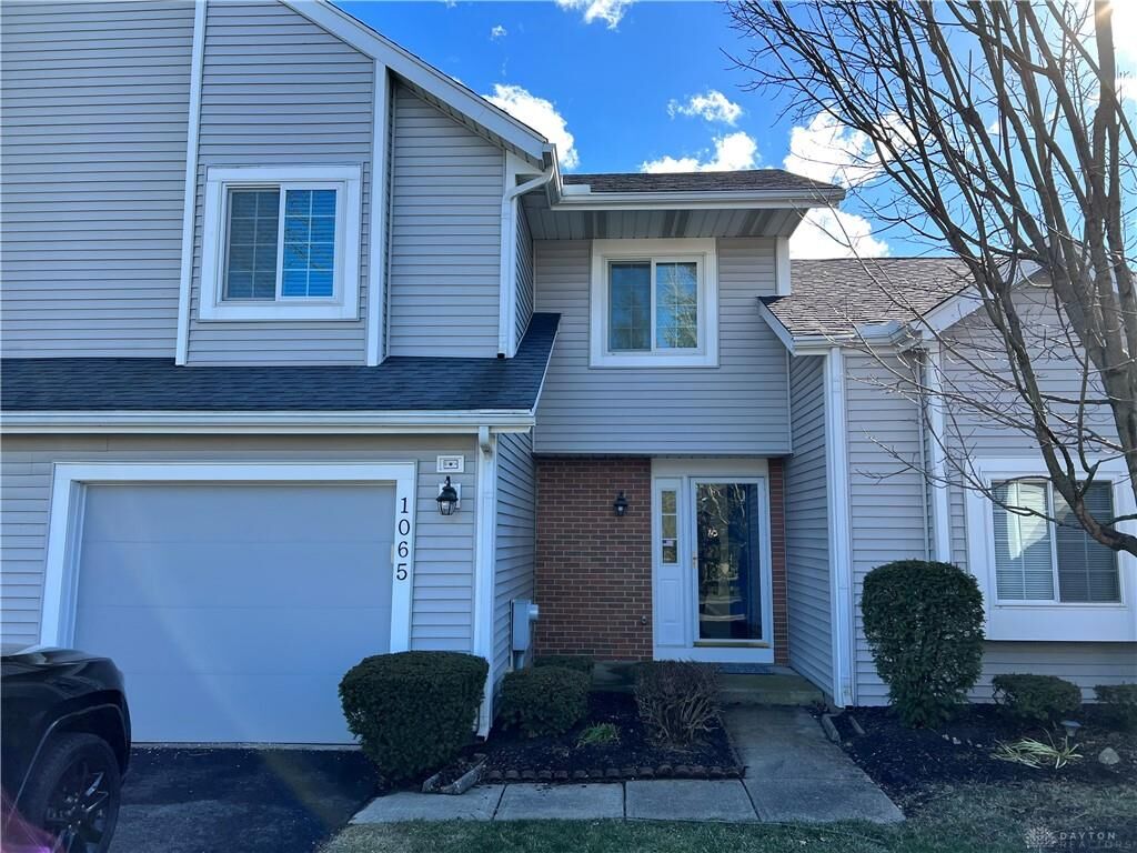 Property Photo: 1065 Bay Harbour Circle OH 45458