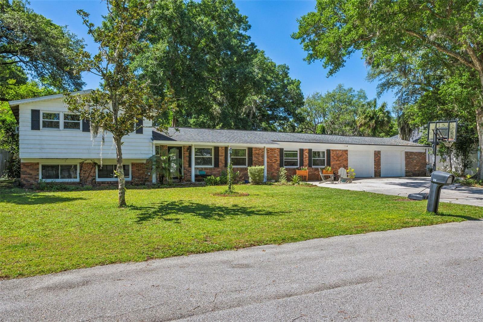 Property Photo:  401 Overland Drive  FL 33511 