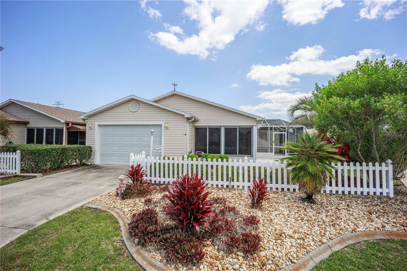 Property Photo:  2618 Moncayo Avenue  FL 32162 