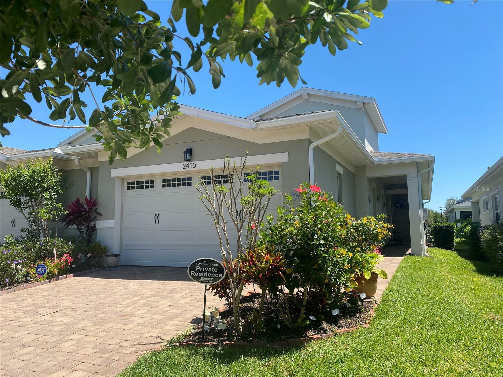 Property Photo: 2410 Datura Loop FL 34772