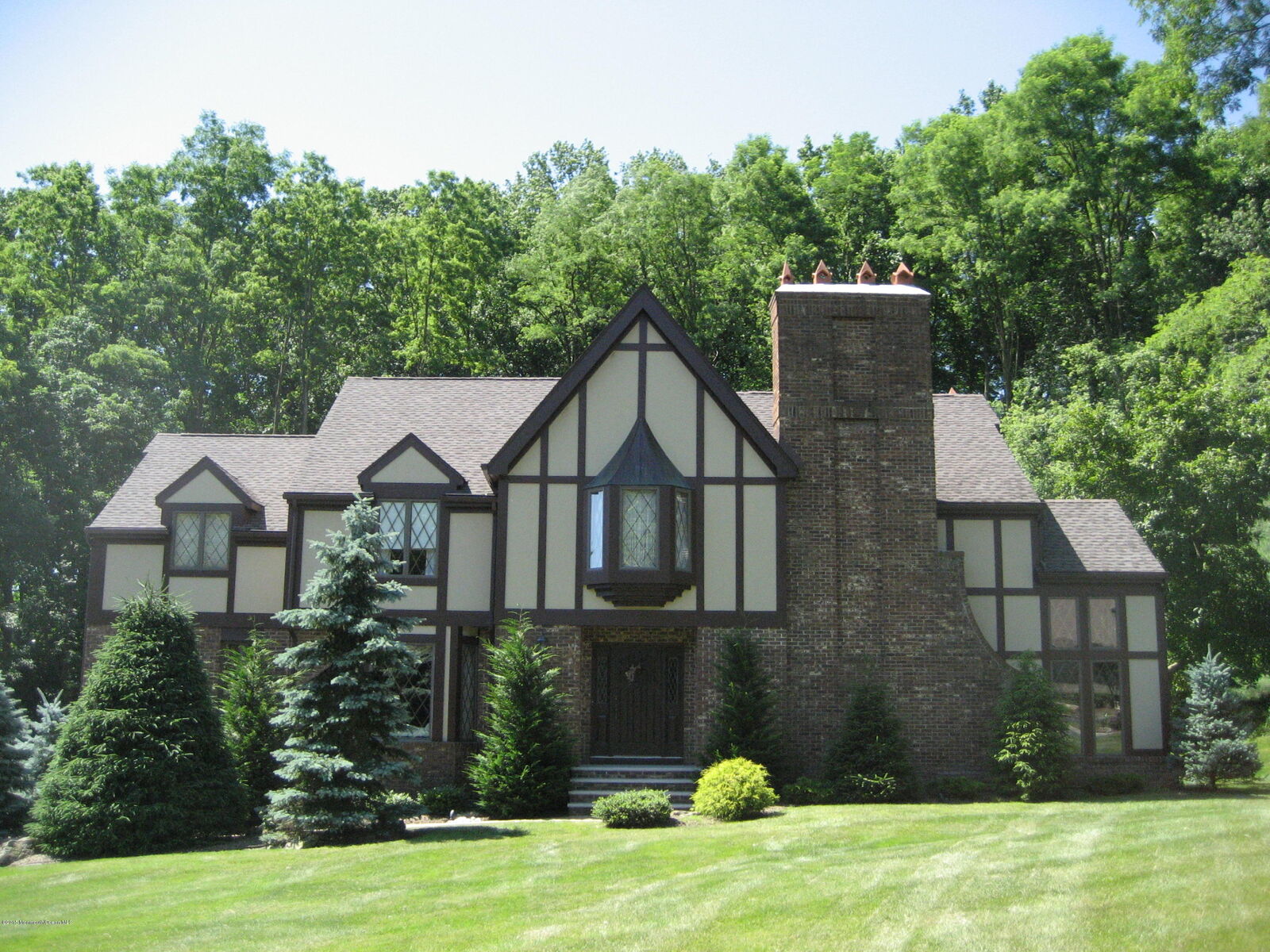 Property Photo: 5 Chippewa Court NJ 07733