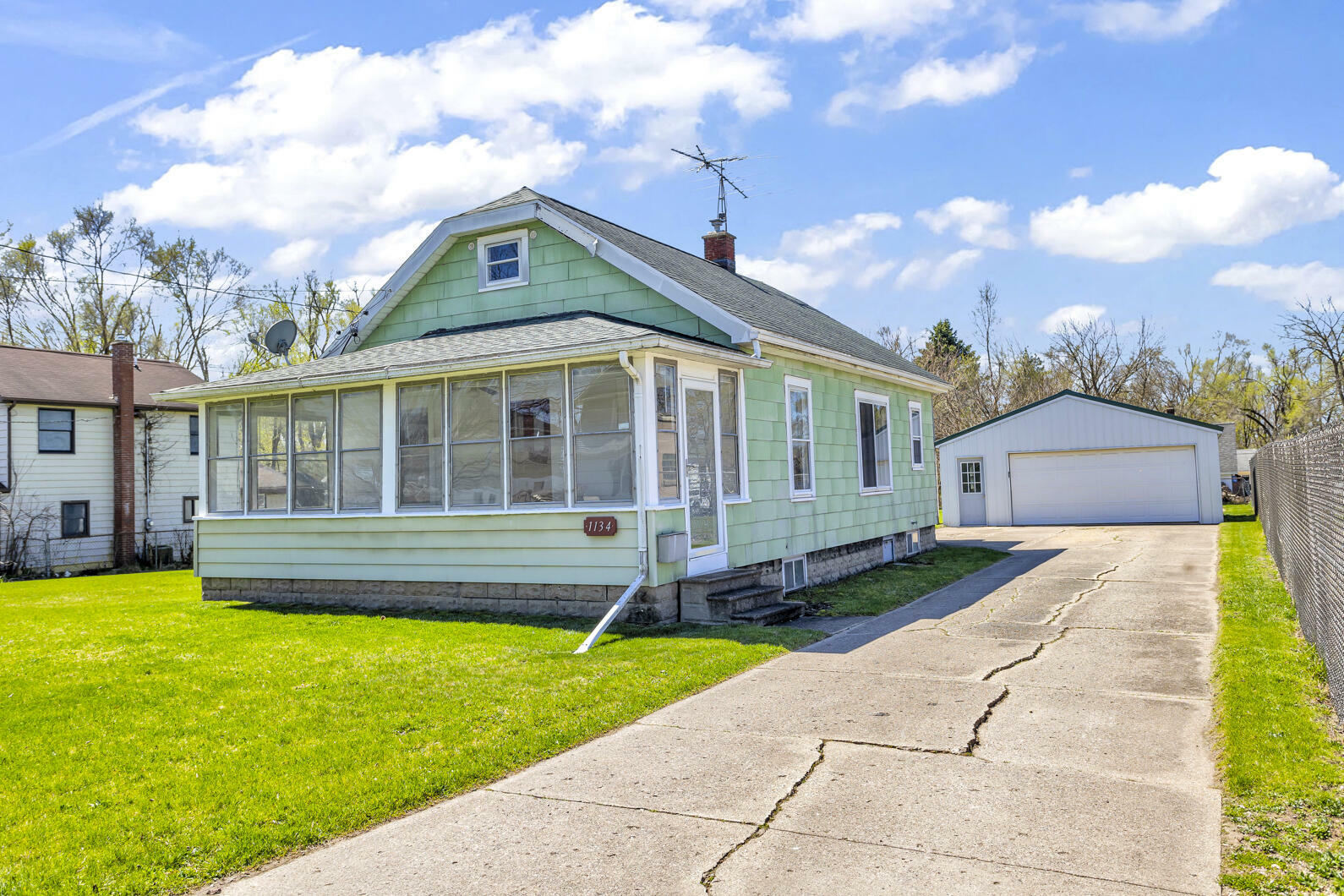 Property Photo:  1134 Knapp Street  MI 49203 