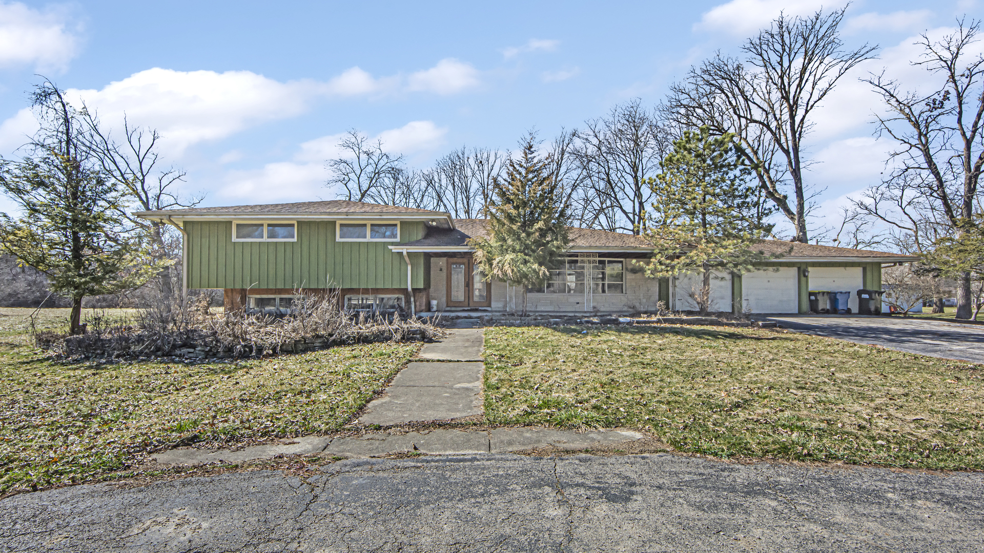 Property Photo: 3412 York Road IL 60523