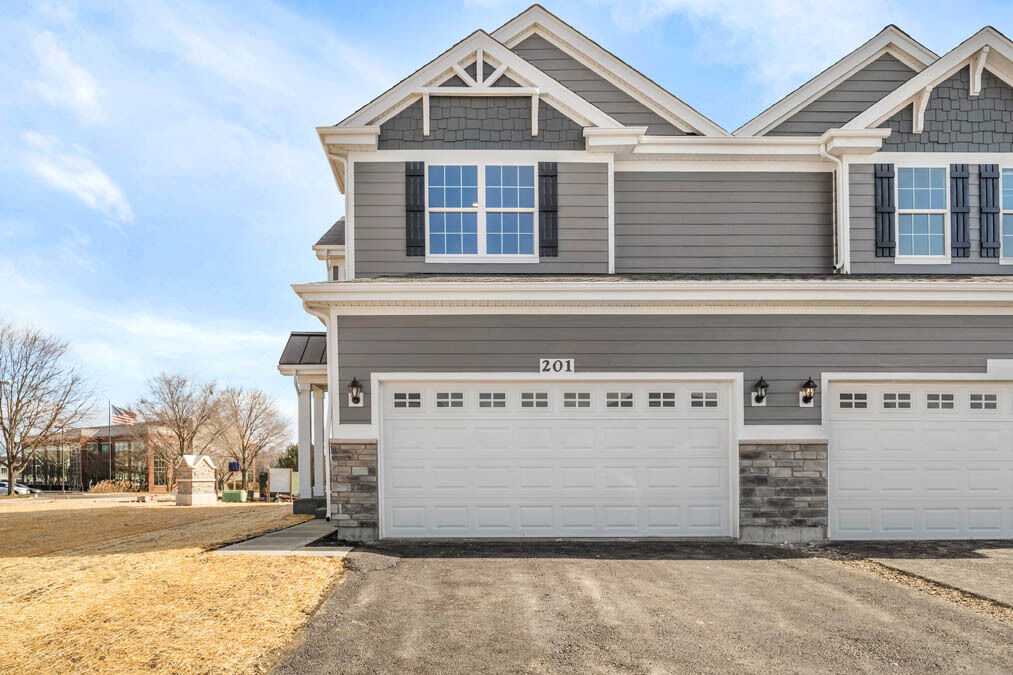 Property Photo: 219 Charlestowne Drive IL 60174