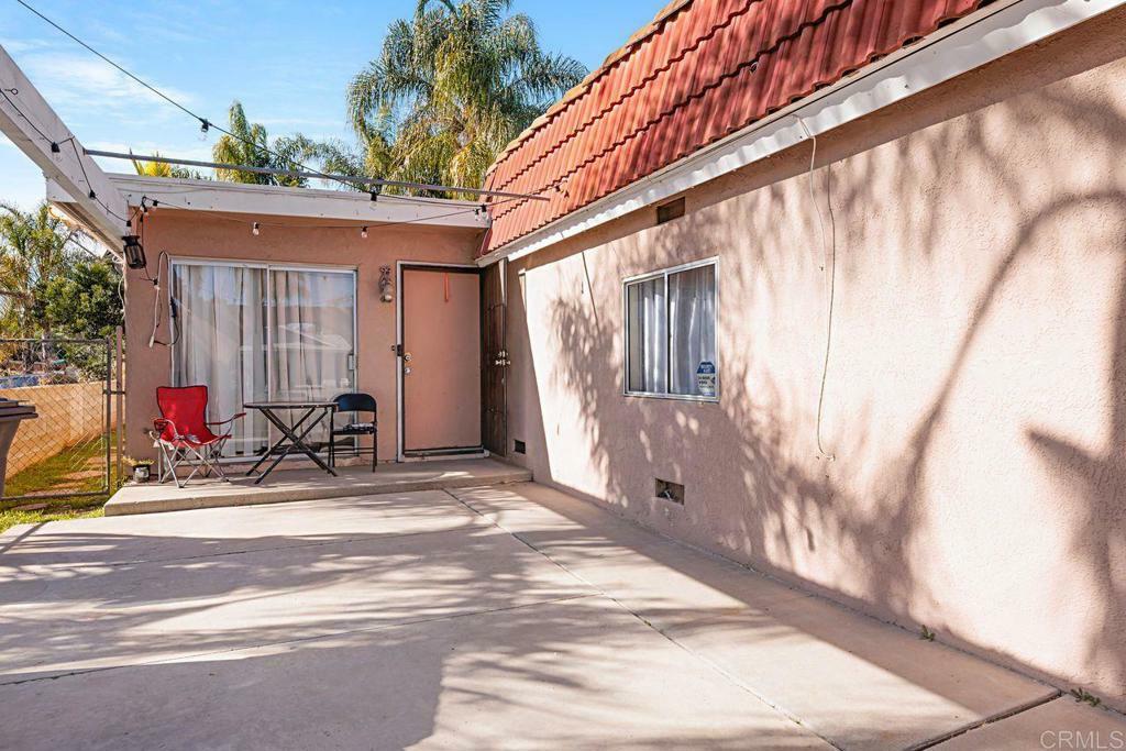 Property Photo:  927 929 S Wisconsin Avenue  CA 92028 