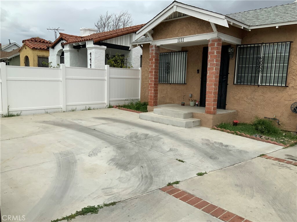 Property Photo:  1111 W 104th Street  CA 90044 