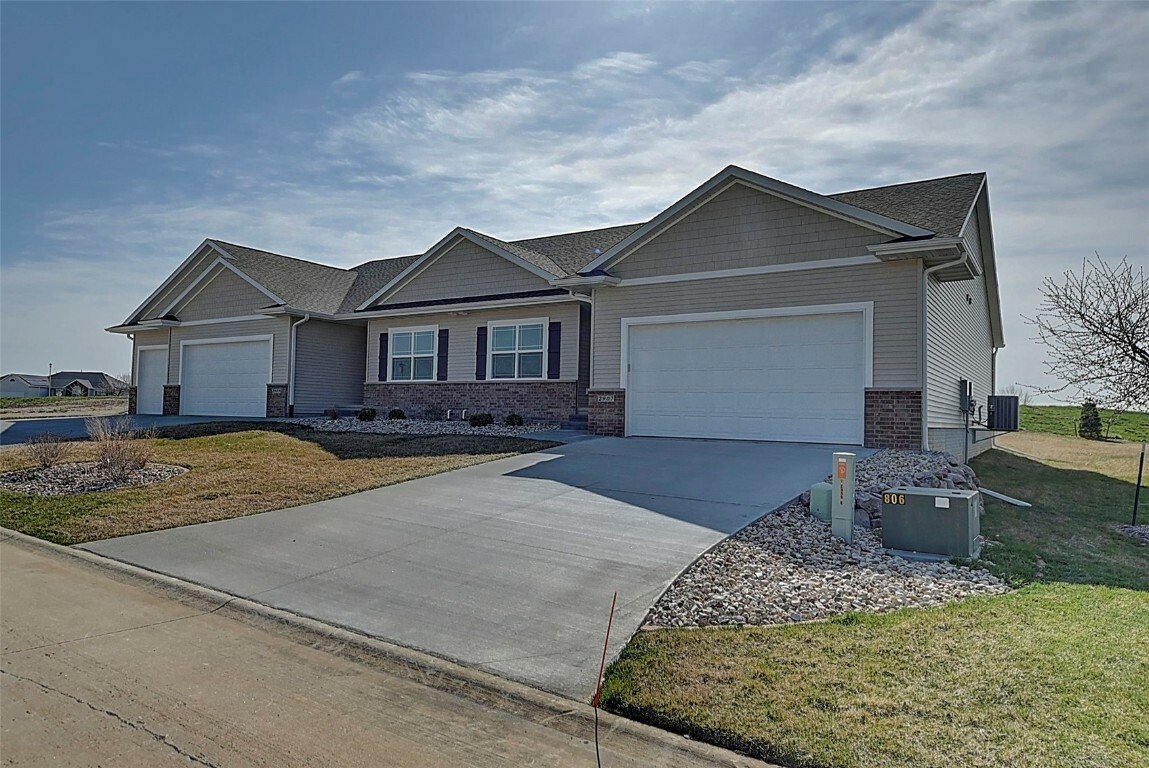 Property Photo:  2907 Clubhouse Drive  IA 52302 