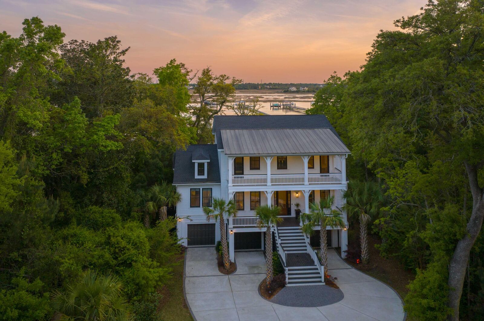 Property Photo: 609 Barbados Drive SC 29492
