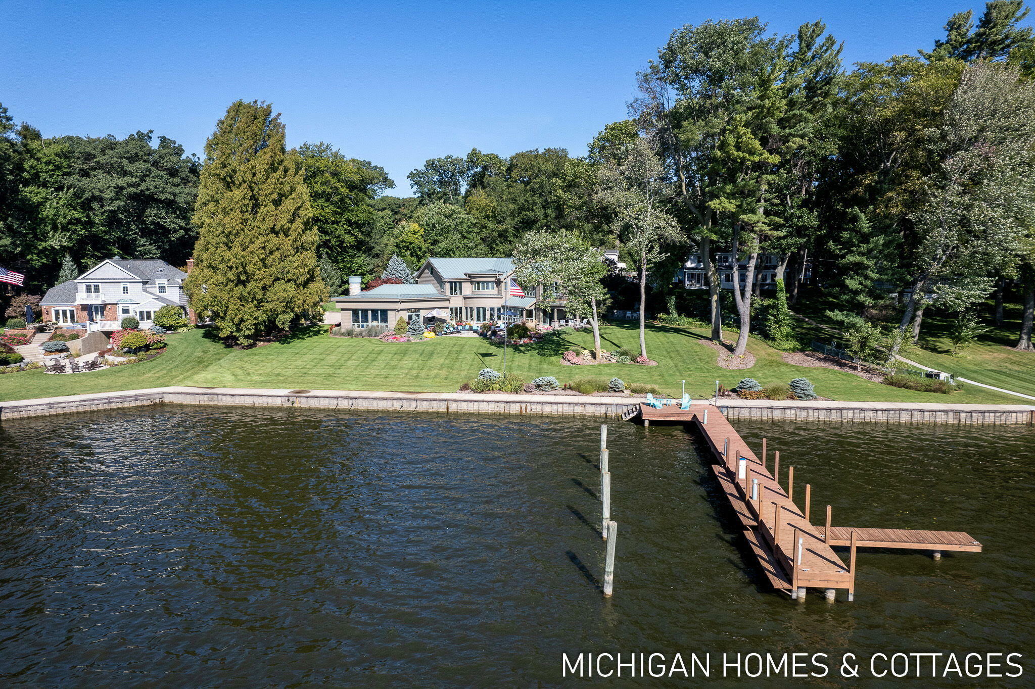 Property Photo:  173 Oakwood Avenue  MI 49424 