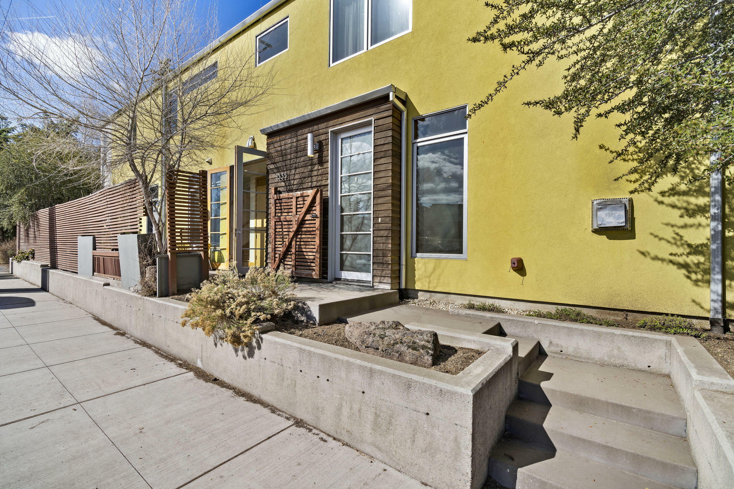 Property Photo: 1335 NW 12th Street OR 97703