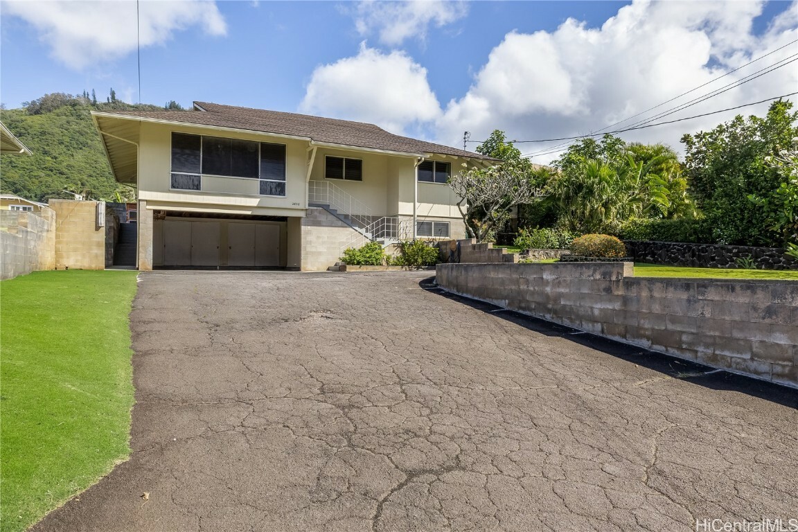 Property Photo:  2832 E Manoa Road  HI 96822 