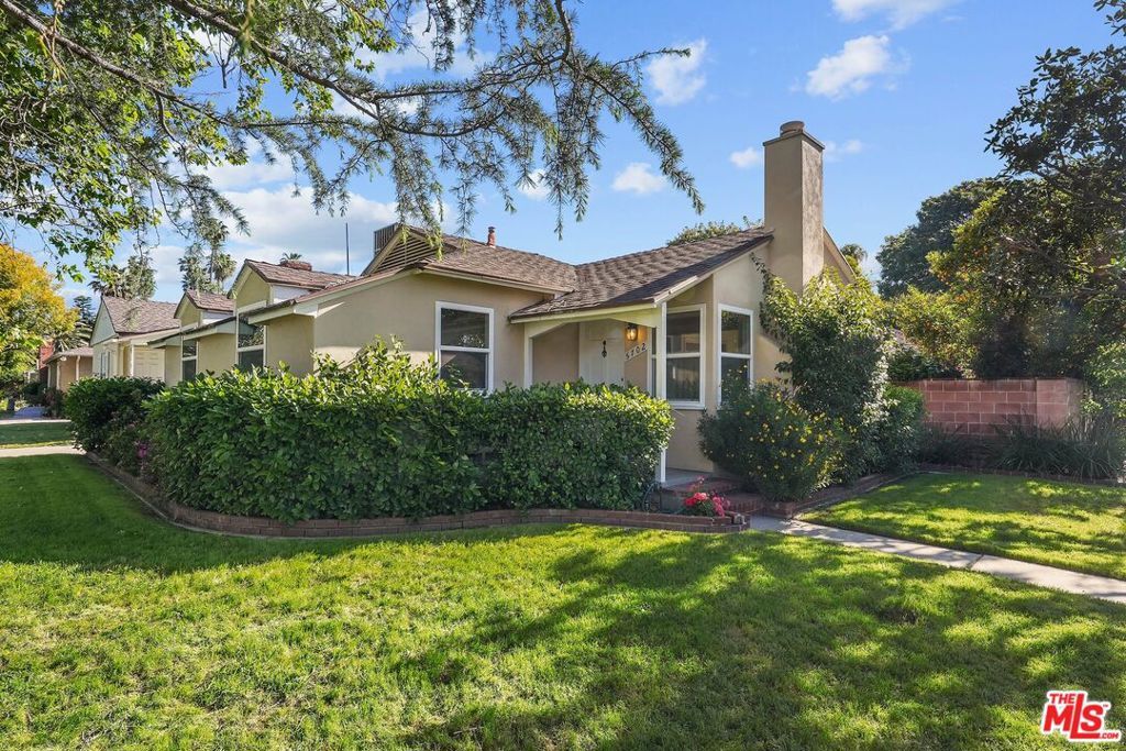 Property Photo: 5702 Colbath Avenue CA 91401
