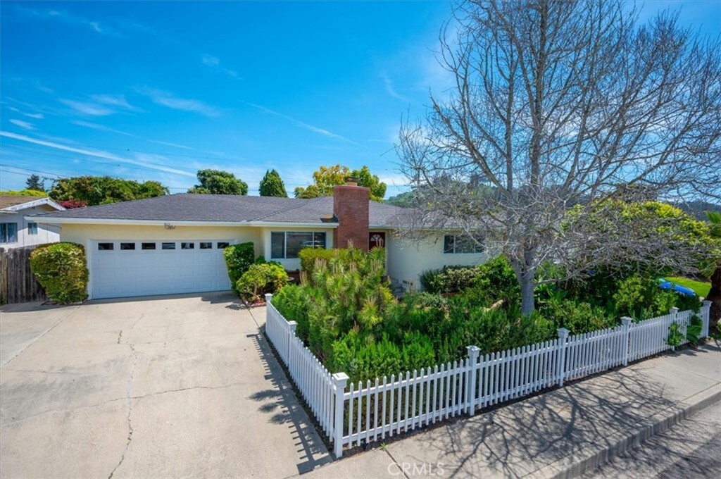 Property Photo:  815 Turquoise Drive  CA 93420 