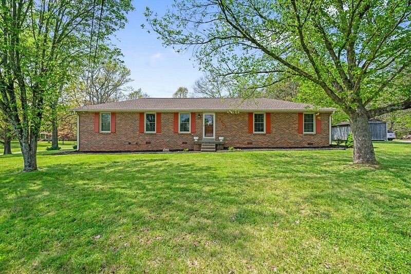 Property Photo:  2300 Raspberry Ln  TN 37087 