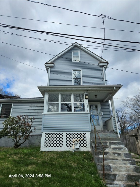 437 Leslie St  East Mc Keesport PA 15035 photo